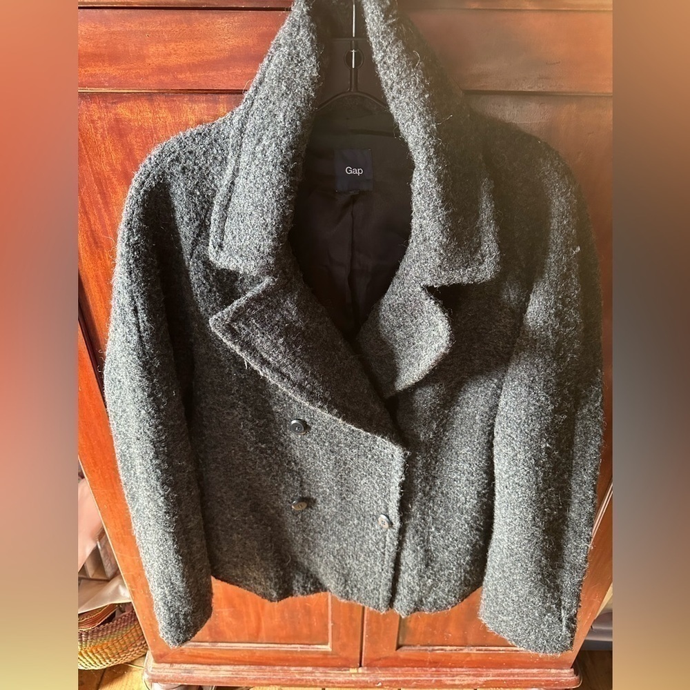 Gap xl wool  blend Boucle double breasted charcoal grey cropped coat .Lined‎